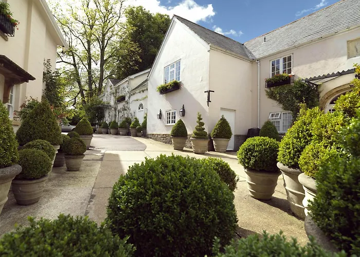 Summer Lodge Country House Hotel