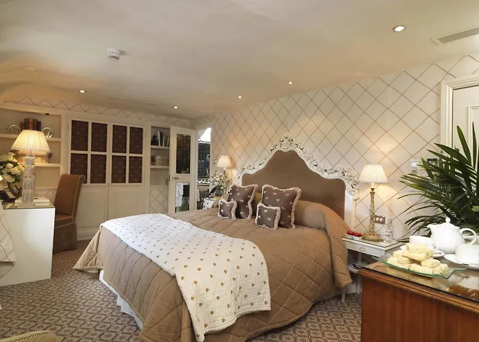 Summer Lodge Country House Hotel